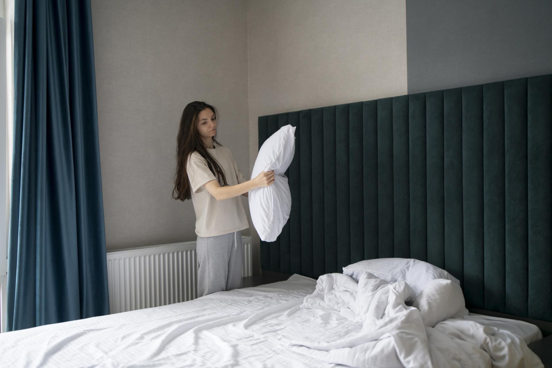 Jak często zmieniać i prać pościel? Wszystko zależy od pory roku i tego, czy mamy pokrowiec na materac