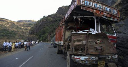 Wypadek autobusu w Indiach. 27 ofiar