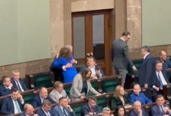 W PiS mieli bojkotować Pawłowską, ale się z nią ściskali. Jest nagranie z Sejmu