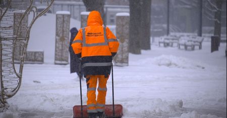 Zima w województwie lubelskim trzyma się mocno. Najpierw dopadało śniegu, teraz chwyci siarczysty mróz. IMGW ostrzega