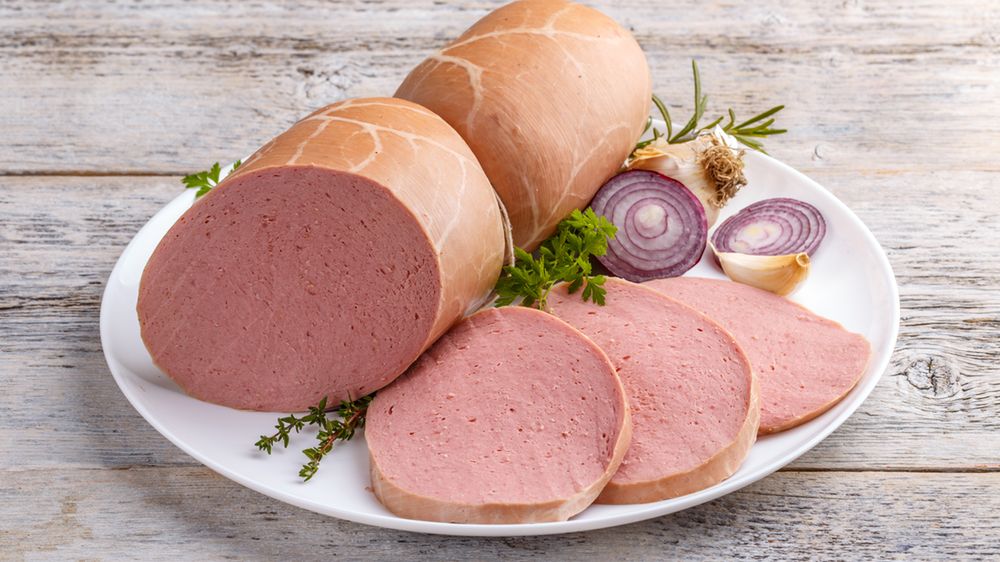 Kiełbasa bolońska z kurczaka, indyka i wieprzowiny