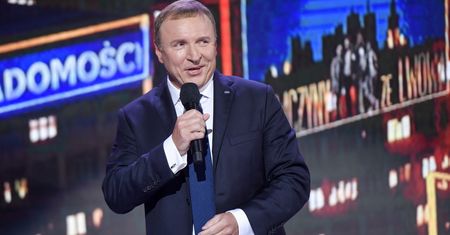 Jacek Kurski wciąż obawia się o życie. Ma jednego ochroniarza i wysłużony samochód