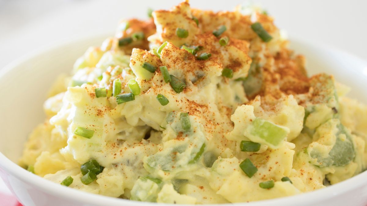 Pasta jajeczna z dodatkiem białego maku