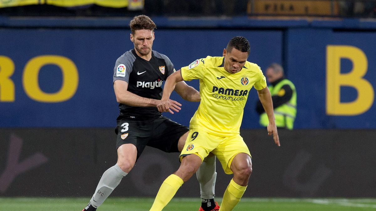 Carlos Bacca (z prawej) i Sergi Gomez (z lewej)