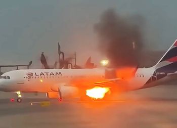 Pożar lewego silnika Airbusa A320 LATAM w Limie. Ewakuacja przed startem