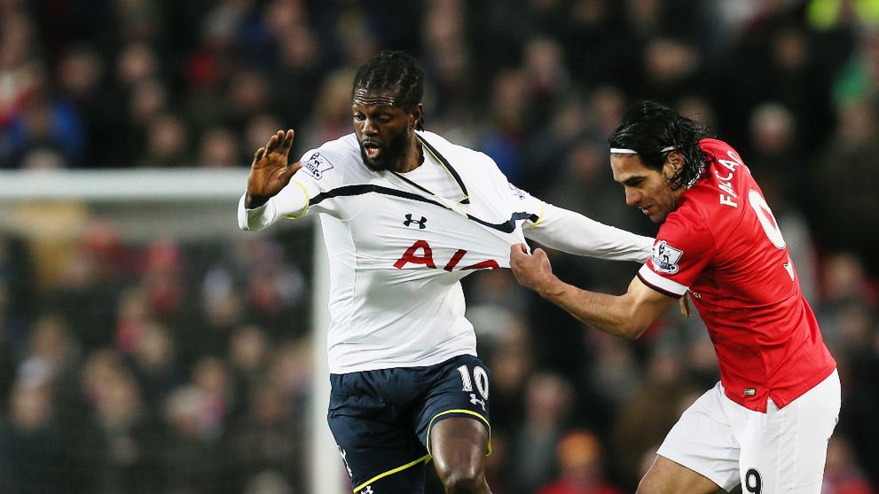 Na zdjęciu Emmanuel Adebayor w barwach Tottenhamu (w białej koszulce)