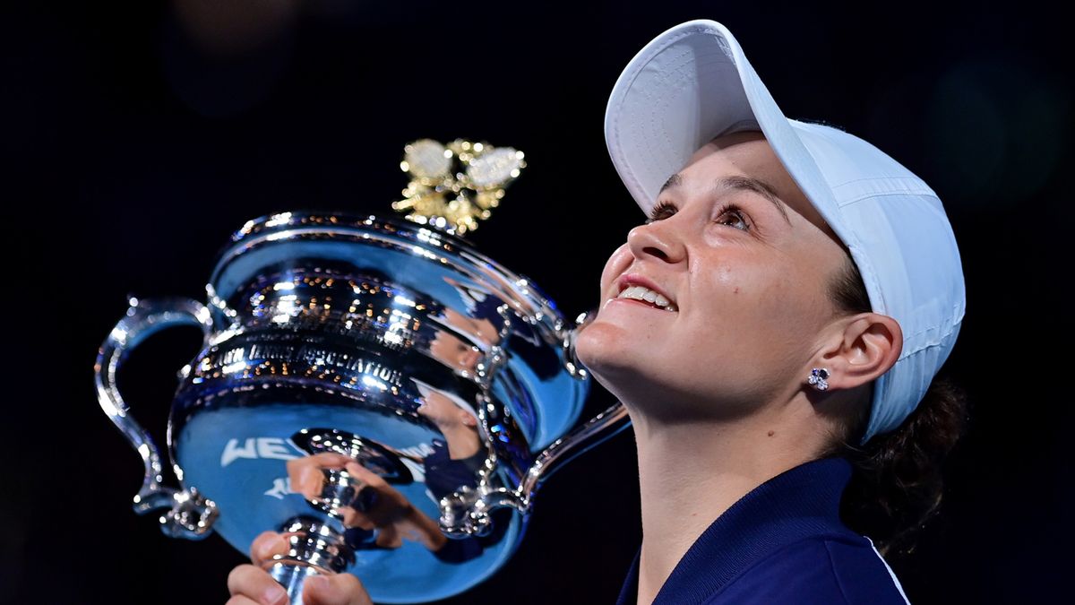 Zdjęcie okładkowe artykułu: PAP/EPA / JOEL CARRETT / Na zdjęciu: Ashleigh Barty, mistrzyni Australian Open 2022