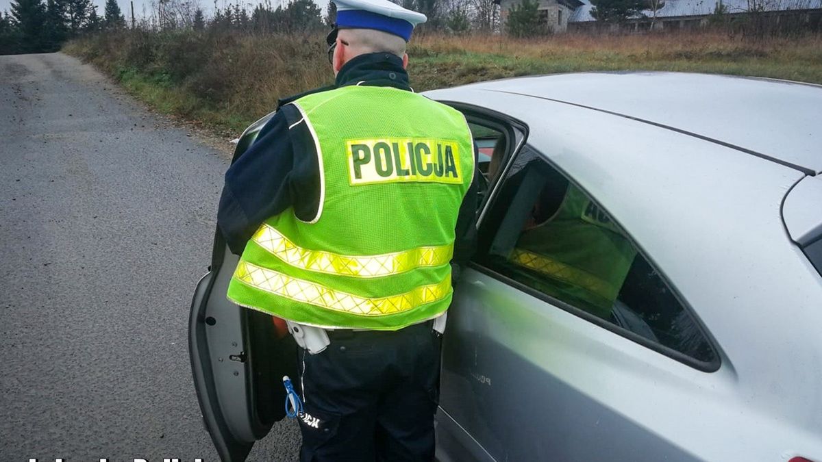 Kontrola policji - zdjęcie ilustracyjne