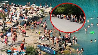 Atrakcja hitem lata. Gigantyczne kolejki stoją od rana. "Straszny kocioł"