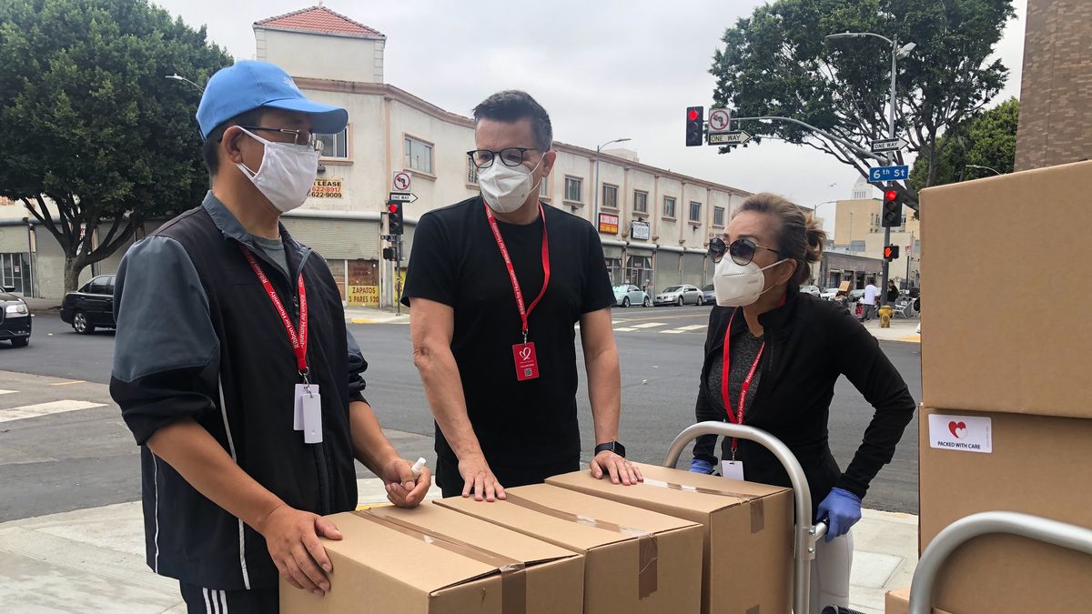 Koronawirus. Kurierzy są gotowi na okres wzmożonych zakupów w sieci.