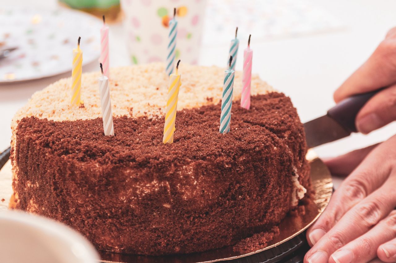 Już nie boję się kroić tortów. Polewa nie spływa, warstwy się odznaczają, a deser zachwyca wyglądem