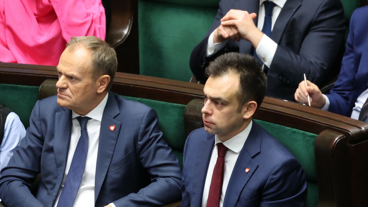 Premier Donald Tusk i minister finansów Andrzej Domański