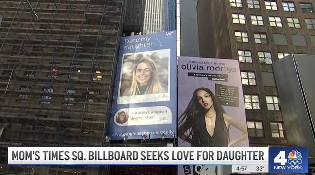 Billboard pojawił się na Times Square w Nowym Jorku