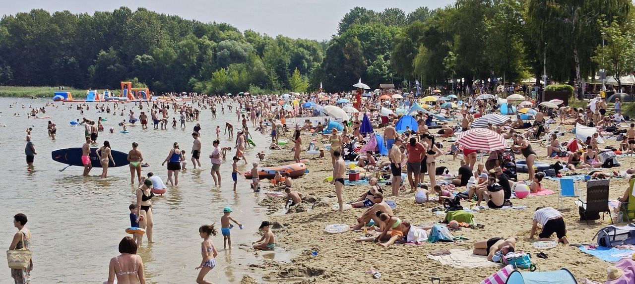 Dąbrowa Górnicza: Pogoria III prawie jak Łeba. Tysiące ludzi na plaży