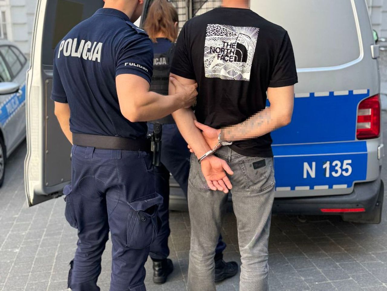 Gdańsk. Rozlał w sklepie jakieś świństwo, które zniszczyło towar. Właściciel oszacował straty na 65 tys. zł