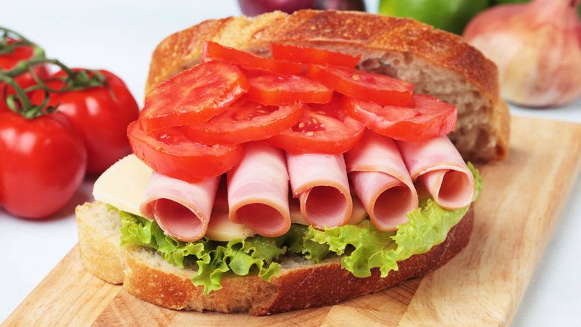 Drobiowo-wieprzowa kiełbasa bolońska