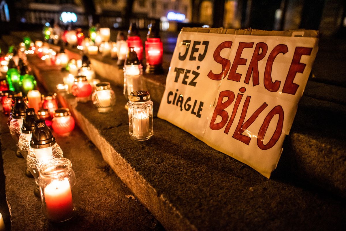 Polską wstrząsnęło wydarzenie z Pszczyny, gdzie 30-latka zmarła w tamtejszym szpitalu. Lekarze nie zdecydowali się dokonać aborcji. Pacjentka doznała wstrząsu septycznego 