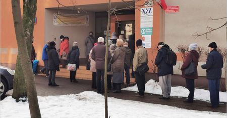 Szczepionka na COVID. Problemy z kolejnym etapem rejestracji