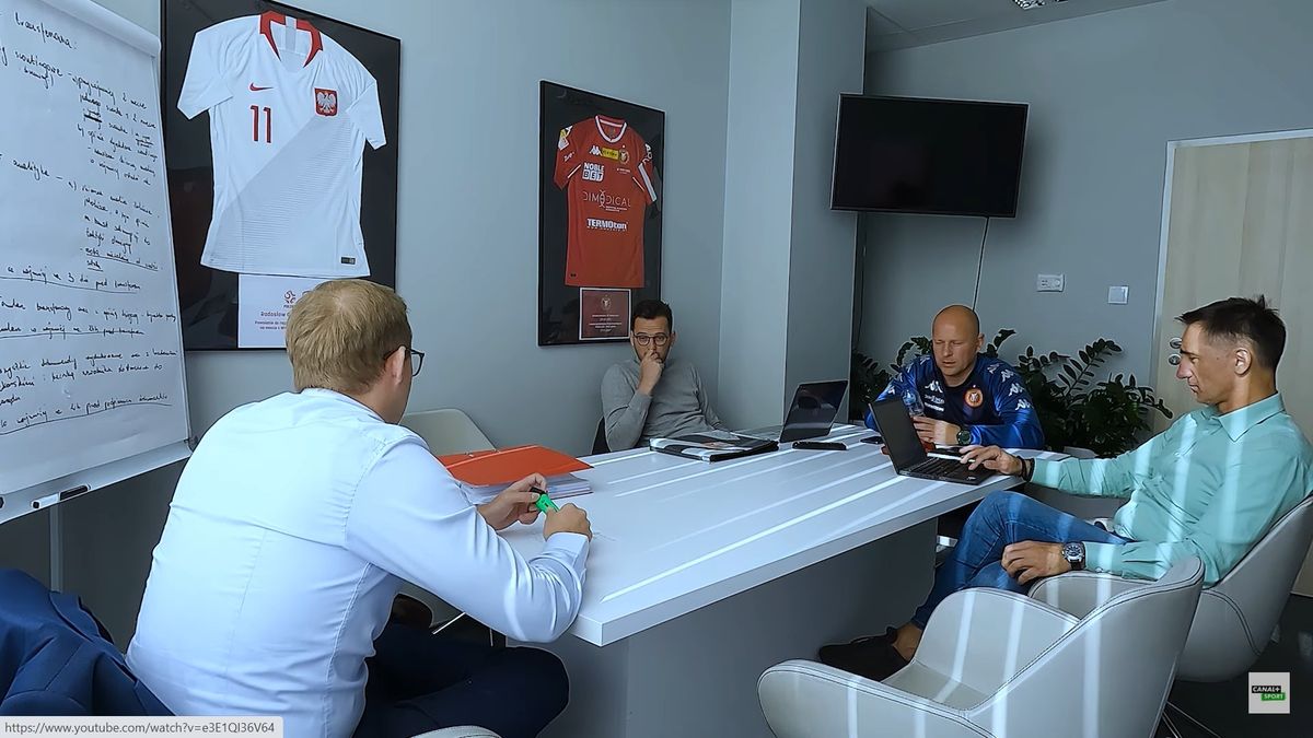 screen z oficjalnego zwiastunu serialu o Widzewie Łódź