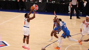 Knicks mieli dwa rzuty na dogrywkę. Niecałe dwie minuty Sochana