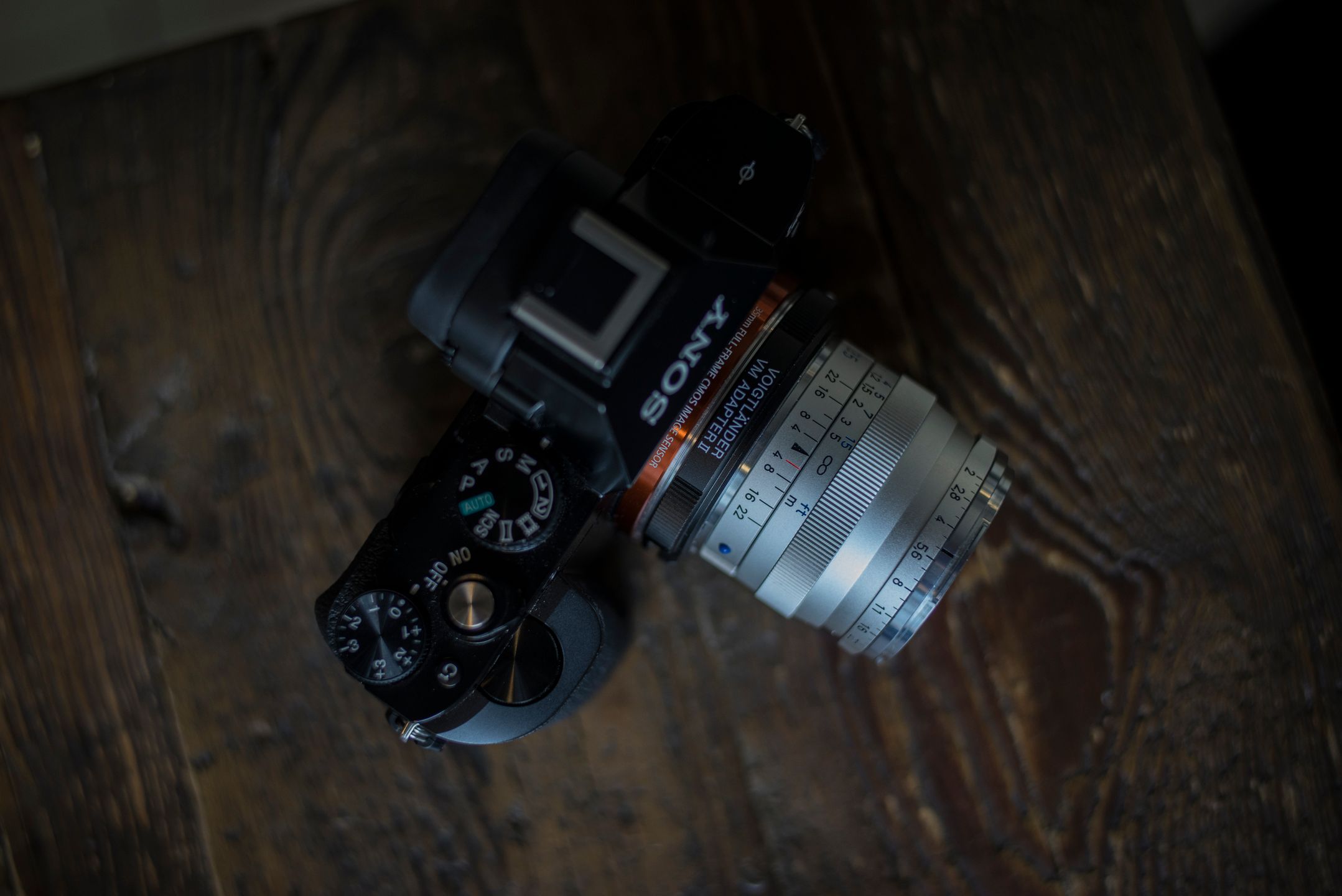 Trzydzieści pięć milimetrów najlepszej klasyki dla bezlusterkowców - Zeiss Biogon ZM 35 mm f/2 25