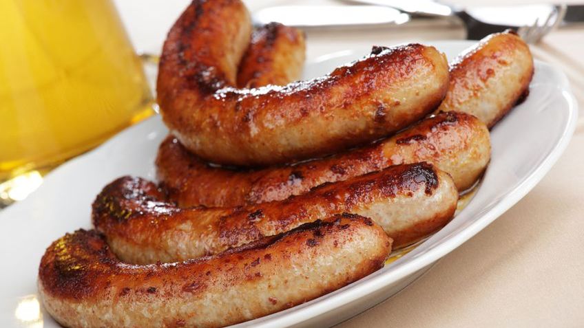 Kiełbasa smażona na patelni