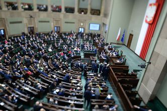 Sejm nie zgodził się na odrzucenie projektu wprowadzającego program 500+