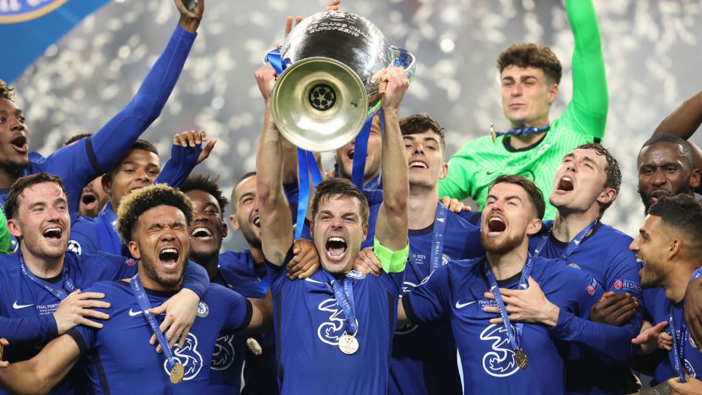piłkarze Chelsea FC cieszą się z wygrania Ligi Mistrzów