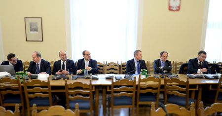 "Wilk z Wall Street" i wyłączony mikrofon. Dyskusja posłów z bankowcami zamieniła się w widowisko [FELIETON]
