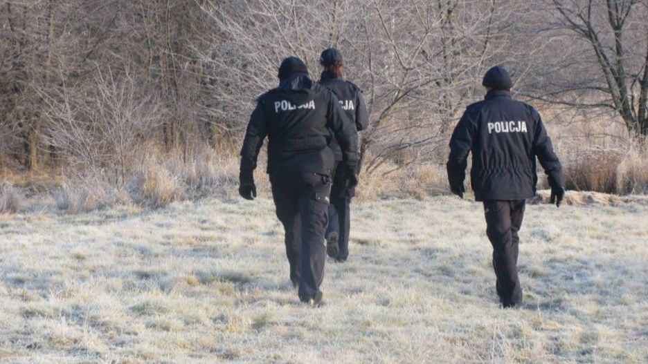 Tragiczny finał poszukiwań 38-latka. Zwłoki mężczyzny znaleziono na polu 