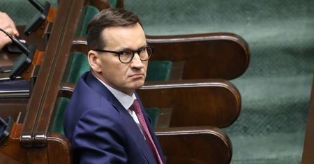 Wrzutka do ustawy. Pokazujemy, jak PiS zalegalizował wydanie 200 mln zł na supertajną operację medyczną