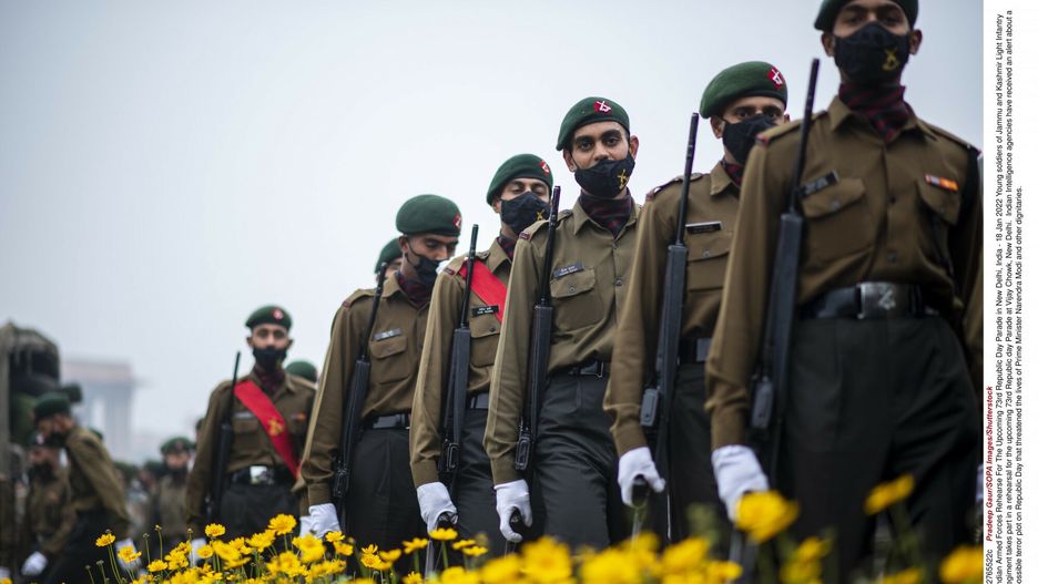 Parada armii indyjskiej przed 73 Dniem RepublikiMandatory Credit: Photo by Pradeep Gaur/SOPA Images/Shutterstock (12765522c)  Young soldiers of Jammu and Kashmir Light Infantry regiment takes part in a rehearsal for the upcoming 73rd Republic day Parade at Vijay Chowk, New Delhi.  Indian Intelligence agencies have received an alert about a possible terror plot on Republic Day that threatened the lives of Prime Minister Narendra Modi and other dignitaries.  Indian Armed Forces Rehearse For The Upcoming 73rd Republic Day Parade in New Delhi, India - 18 Jan 2022Pradeep Gaur/SOPA Images/Shutterstock