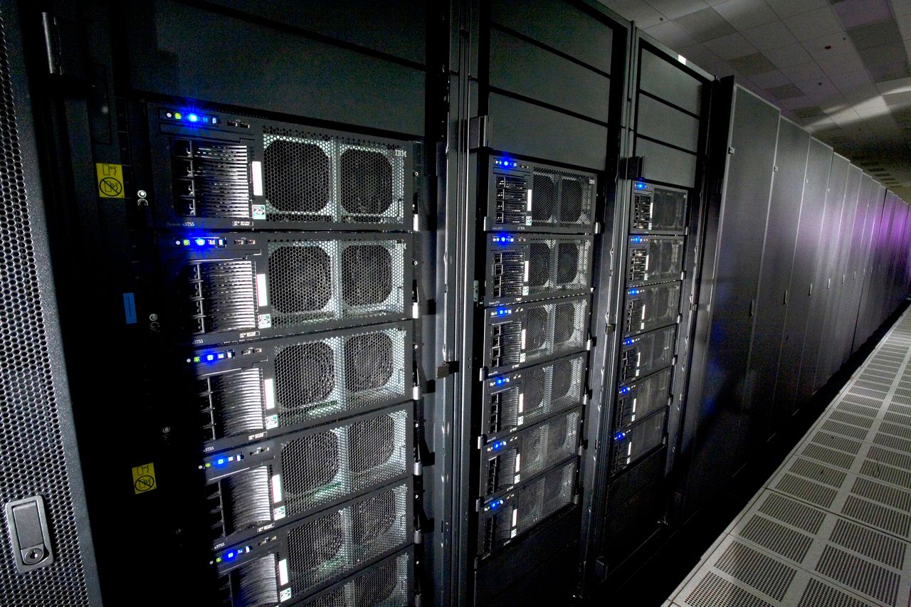 Superkomputer Roadrunner – jedno z nielicznych zastosowań procesora Cell
