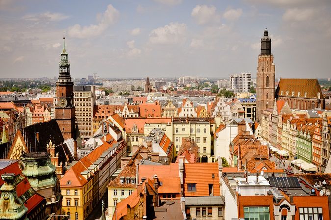 Zdjęcie Wrocławia pochodzi z serwisu shutterstock.com