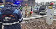 Pabianice: Pijany i bez uprawnień wjechał Mercedesem w latarnię