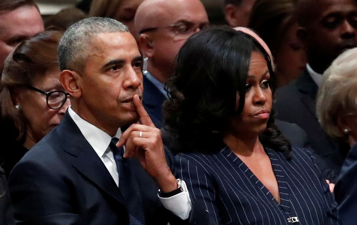 Michelle i Barack Obamowie pod jemiołą. Plotkowano o ich rozwodzie