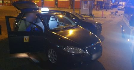 Fałszywa taksówka w centrum Lublina. Kierowca bez licencji i z sądowym zakazem prowadzenia pojazdów