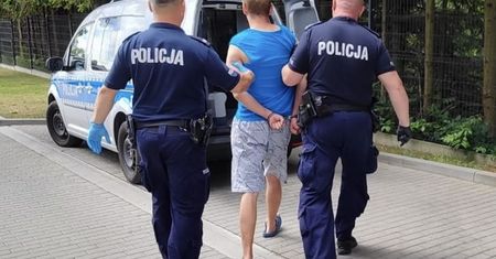Ruszył z siekierą na bliskich. Skutki są tragiczne
