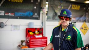 Sam Masters - kontrowersje, bójka i metoda małych kroczków