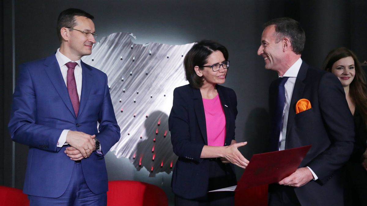 po prawej Jean Francois Fallacher, prezes Orange Polska