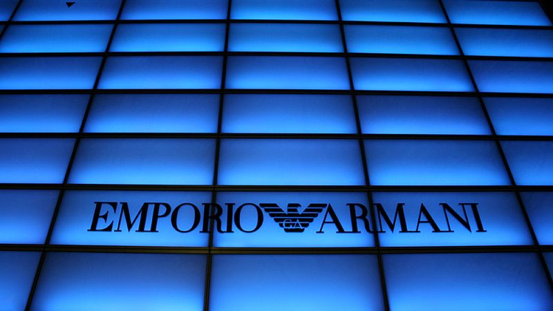 Armani nie jest na sprzedaż - projektant ucina spekulacje.