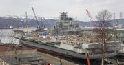 Jedyny rosyjski lotniskowiec pozostanie w porcie. Media państwowe: są kolejne opóźnienia w remoncie