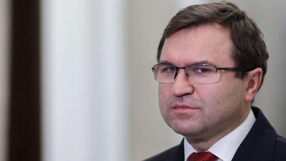 Toruń. Poseł PiS Zbigniew Girzyński zaszczepiony? Kontrowersje na UMK