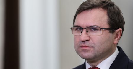 Toruń. Poseł PiS Zbigniew Girzyński zaszczepiony? Kontrowersje na UMK