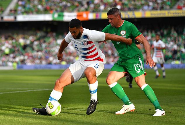 Amerykańscy piłkarze rozwścieczyli telewizję (fot. Dan Mullan/Getty)