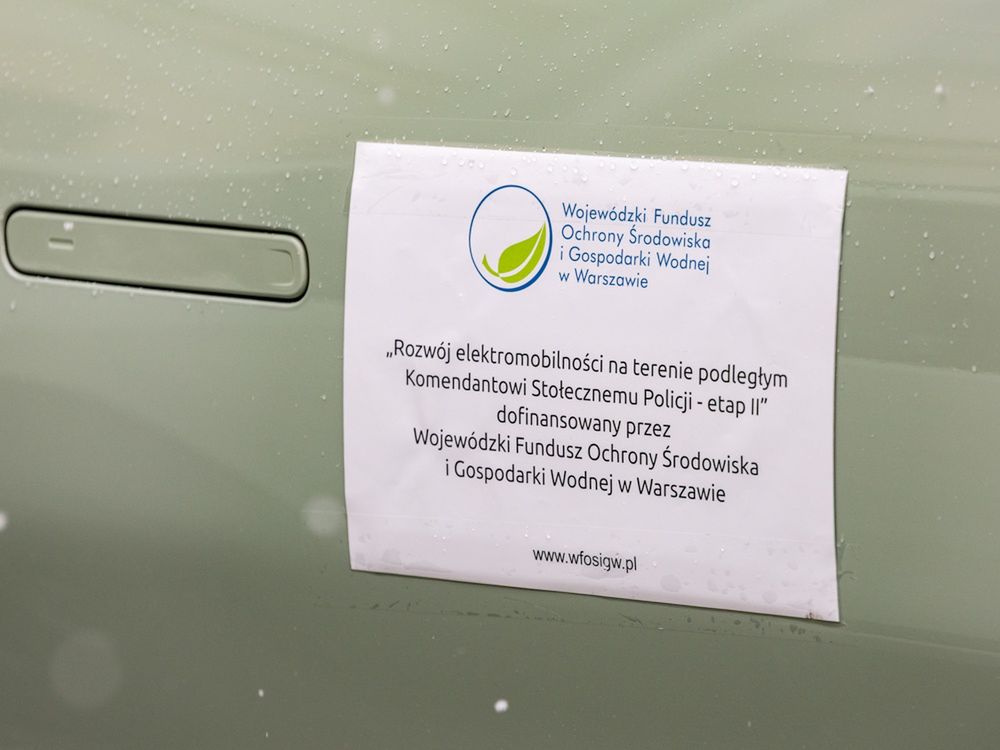 Nowe, nieoznakowane radiowozy