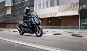 Yamaha nadal dodaje za darmo kufer do skutera XMax 125