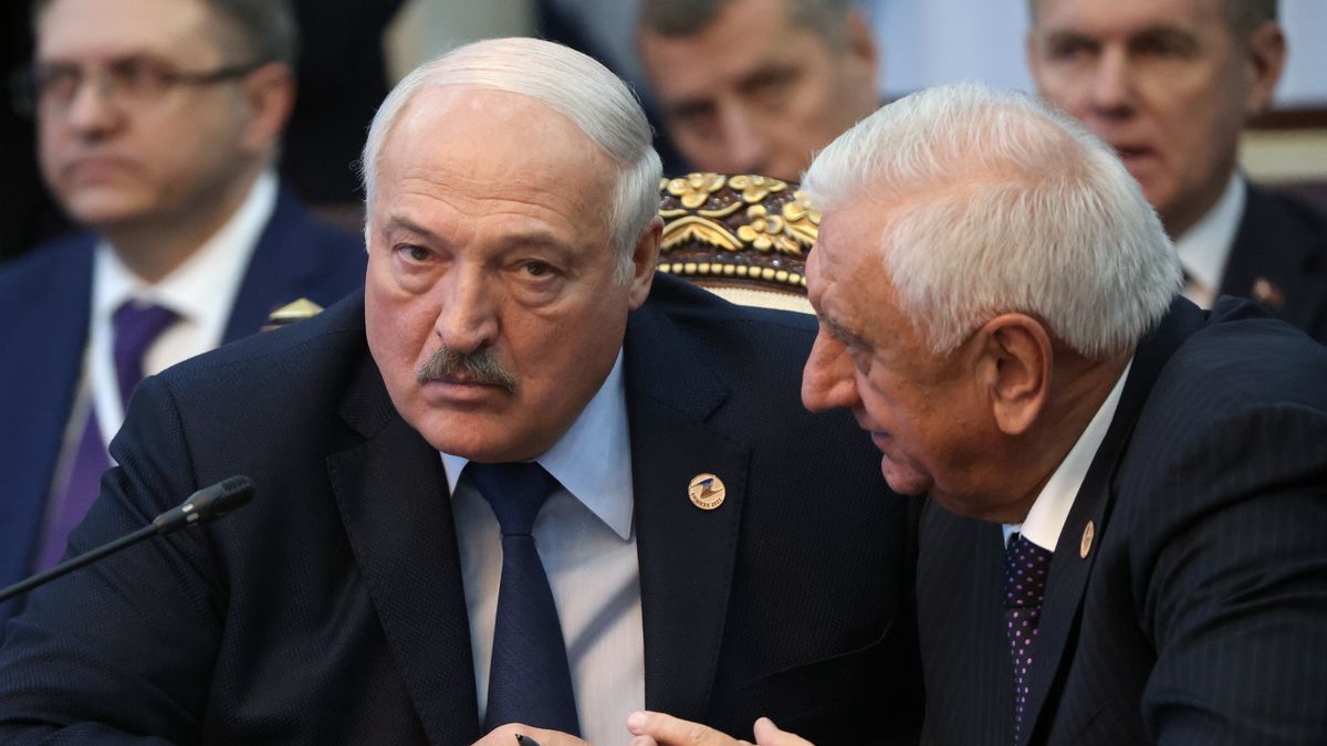 Russia's President Putin In Bishkek For The Eurasian Economic Union Summit
BISHKEK, KYRGYZSTAN - DECEMBER 9: (RUSSIA OUT) Belarussian Pent Alexander Lukashenko (L) listens to Executive Chairman of the EAEU Milhail Myasnikovich during the Eurasian Economic Summit on November 9, 2022 in Bishkek, Kyrgyzstan. Leaders of Russia, Belarus, Kazakhstan and Armenia gathered in Kyrgyz capital, hosting the Eurasian Economic Union (EAEU) Summit. (Photo by Contributor/Getty Images)
Contributor