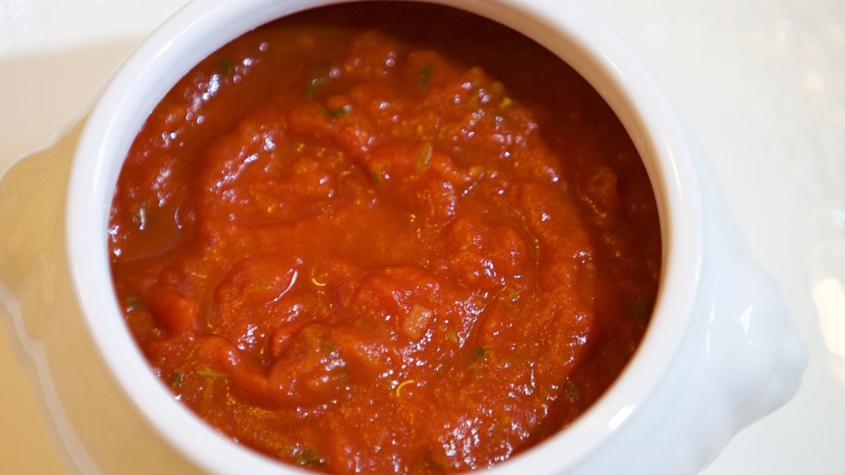 Jak zrobić podstawowy sos pomidorowy?