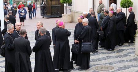 Stanowisko KEP ws. LGBT. Krzysztof Śmiszek krytykuje Kościół: Niech zajmie się swoim grzechem